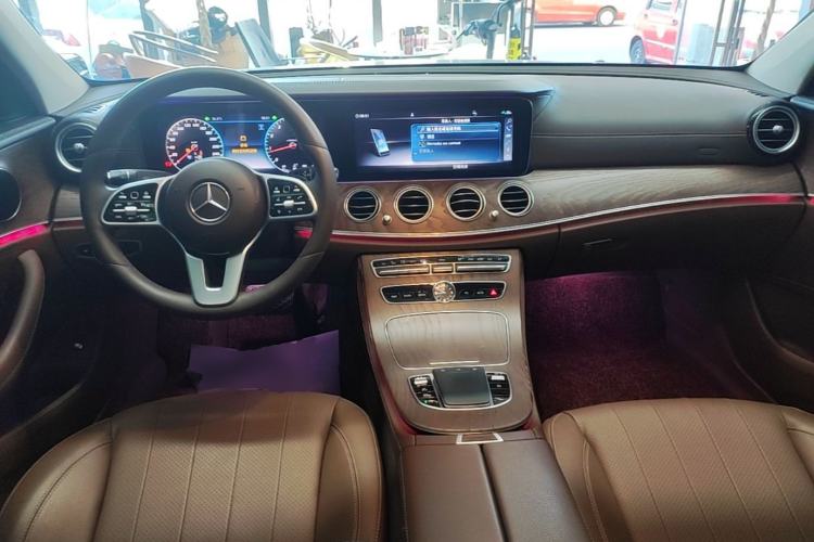 Used Mercedes-Benz E-Class 2020 Facelift E 300 L Stylish Edition Center Console