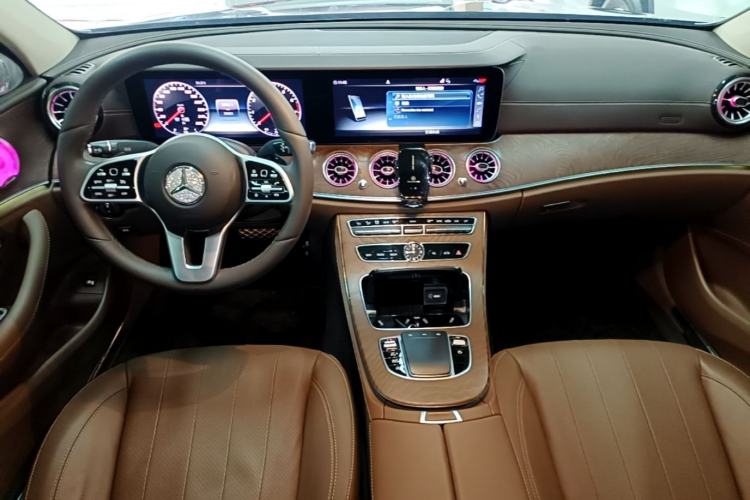 Used Mercedes-Benz E-Class 2020 Facelift E 300 L Stylish Edition Center Console