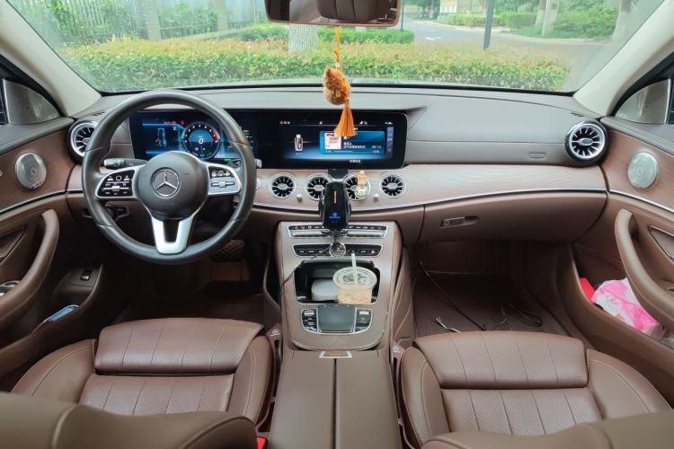 Used Mercedes-Benz E-Class 2020 Facelift E 260 L Center Console