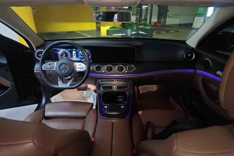 Used Mercedes-Benz E-Class 2020 Facelift E 260 L Sport Edition Center Console