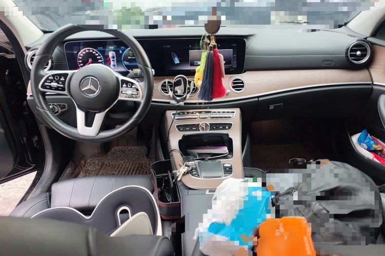Used Mercedes-Benz E-Class 2020 Facelift E 260 L Center Console