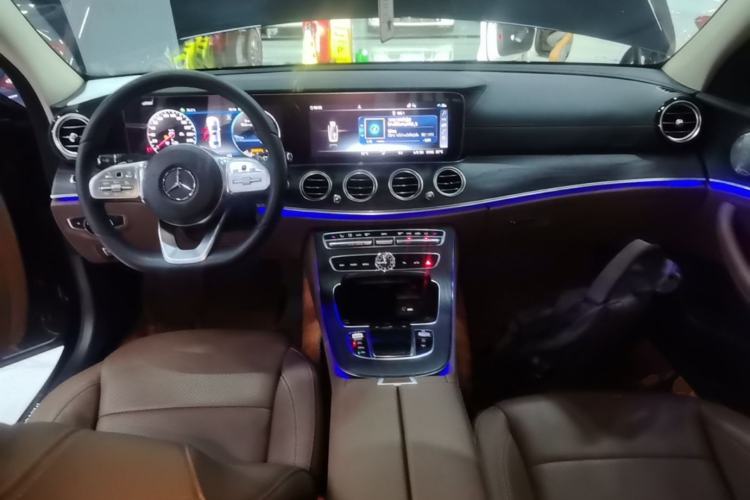 Used Mercedes-Benz E-Class 2020 Restyled E 300 L Sport Exclusive Edition Center Console