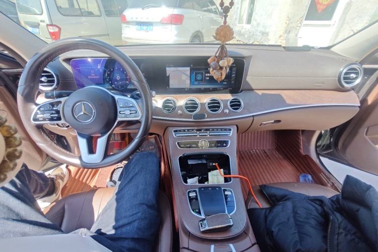 Used Mercedes-Benz E-Class 2020 E 300 L Luxury Model Center Console