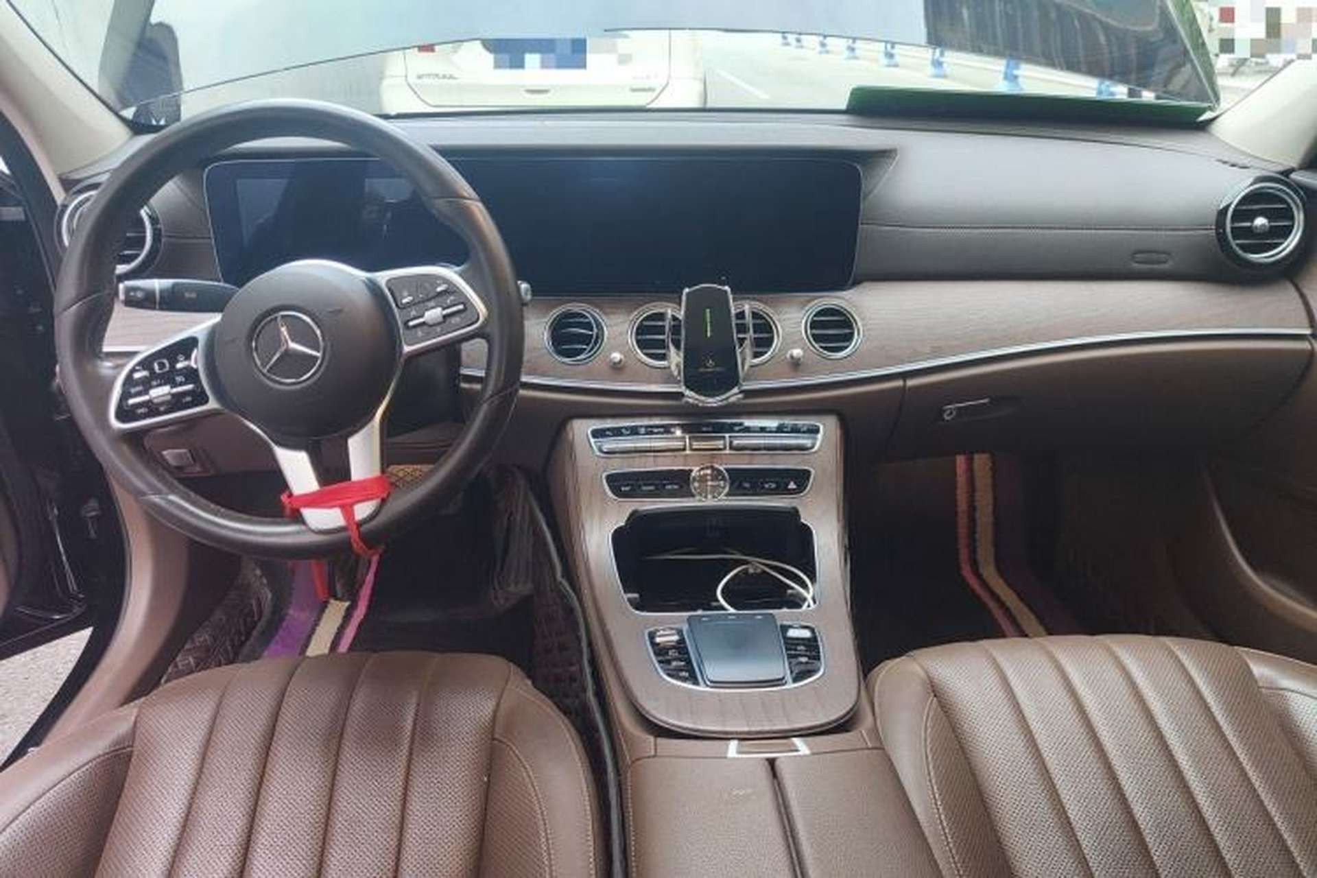 Used Mercedes-Benz E-Class 2020 Restyled E 300 L Exclusive Edition Center Console