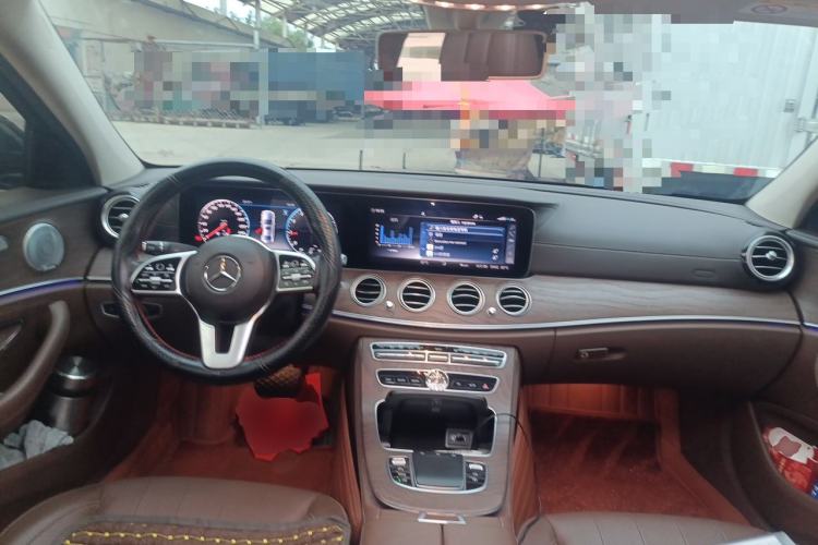 Used Mercedes-Benz E-Class 2020 E 300 L Luxury Model Center Console