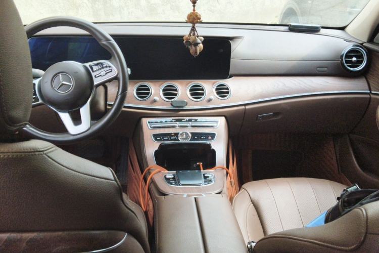 Used Mercedes-Benz E-Class 2020 E 300 L Luxury Model Center Console