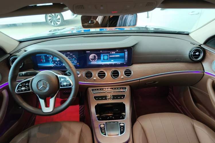 Used Mercedes-Benz E-Class 2020 E 300 L Luxury Model Center Console