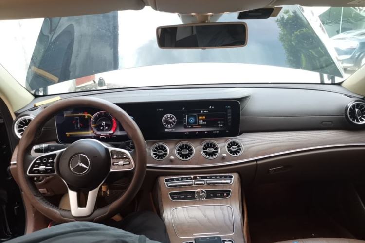 Used Mercedes-Benz E-Class 2020 Facelift E 260 L Center Console
