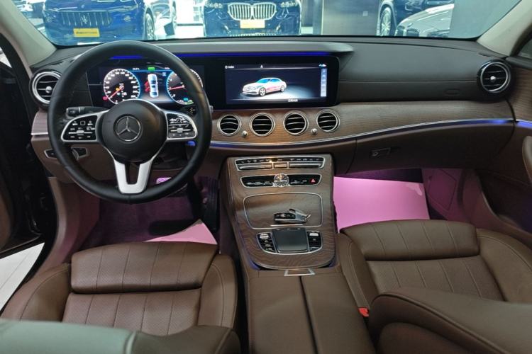 Used Mercedes-Benz E-Class 2020 E 260 L Center Console