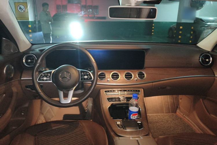 Used Mercedes-Benz E-Class 2020 Facelift E 300 L Stylish Edition Center Console