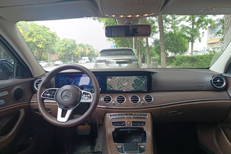 Used Mercedes-Benz E-Class 2020 Facelift E 300 L Stylish Edition Center Console