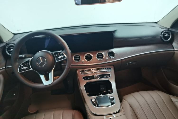 Used Mercedes-Benz E-Class 2020 Restyled E 300 L Exclusive Edition Center Console