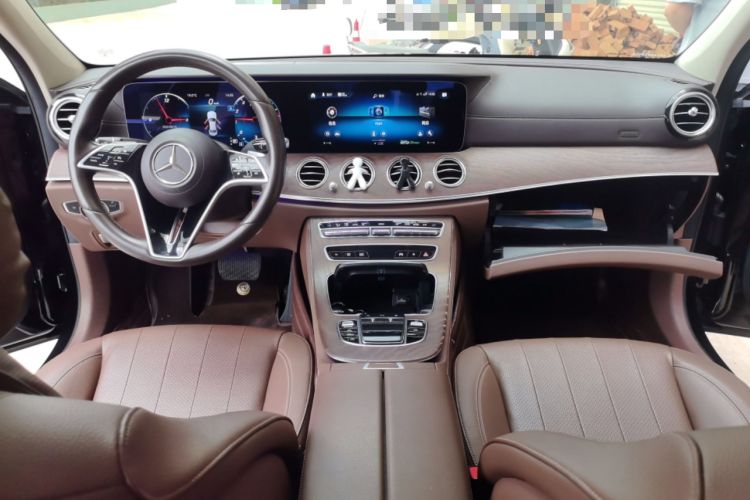 Used Mercedes-Benz E-Class 2020 Facelift E 300 L Stylish Edition Center Console