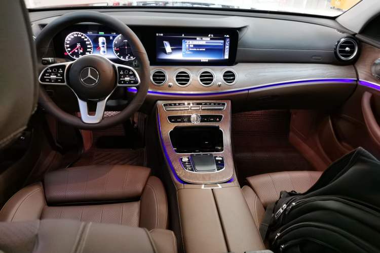 Used Mercedes-Benz E-Class 2020 E 260 L 4MATIC Center Console