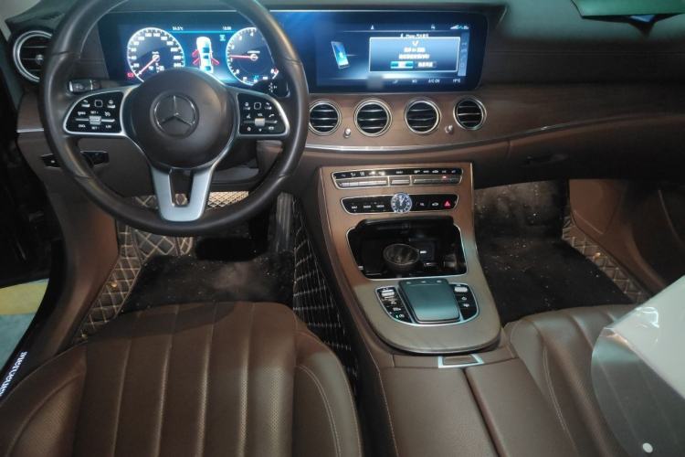 Used Mercedes-Benz E-Class 2020 Restyled E 300 L Exclusive Edition Center Console