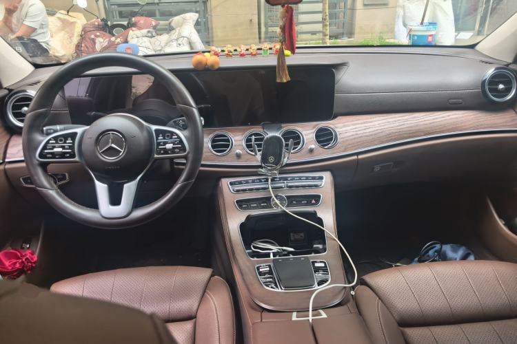 Used Mercedes-Benz E-Class 2020 Facelift E 260 L Center Console