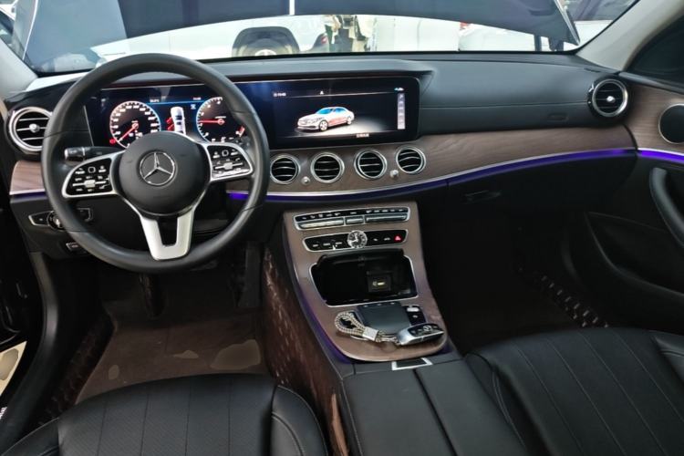 Used Mercedes-Benz E-Class 2020 Facelift E 300 L Stylish Edition Center Console