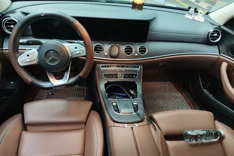 Used Mercedes-Benz E-Class 2020 Facelift E 260 L Sport Edition Center Console