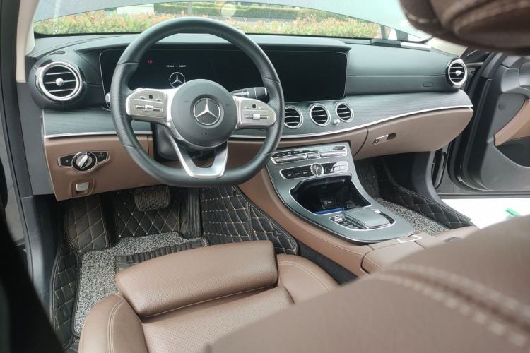 Used Mercedes-Benz E-Class 2020 Facelift E 260 L Sport Edition Center Console