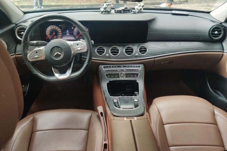 Used Mercedes-Benz E-Class 2020 E 300 L Stylish Model Center Console