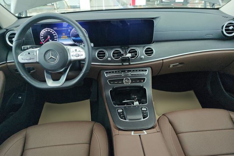 Used Mercedes-Benz E-Class 2020 Restyled E 300 L Sport Exclusive Edition Center Console