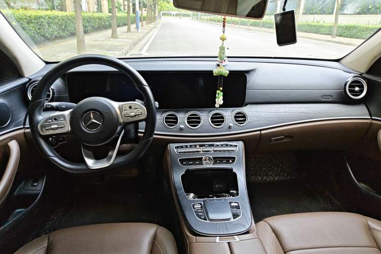 Used Mercedes-Benz E-Class 2020 Restyled E 300 L Sporty and Stylish Edition Center Console
