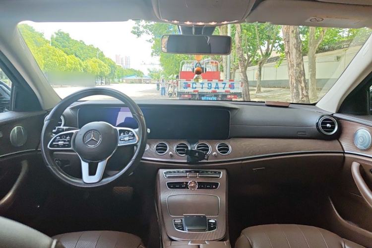 Used Mercedes-Benz E-Class 2020 E 300 L Luxury Model Center Console