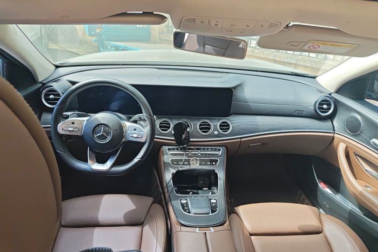 Used Mercedes-Benz E-Class 2020 Facelift E 260 L Sport Edition Center Console