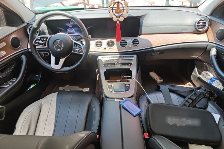 Used Mercedes-Benz E-Class 2020 Facelift E 300 L Stylish Edition Center Console