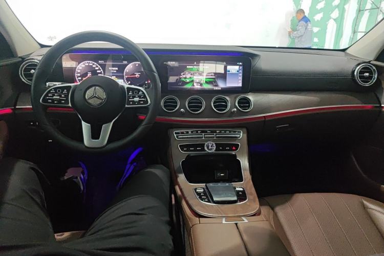Used Mercedes-Benz E-Class 2020 Facelift E 300 L Stylish Edition Center Console