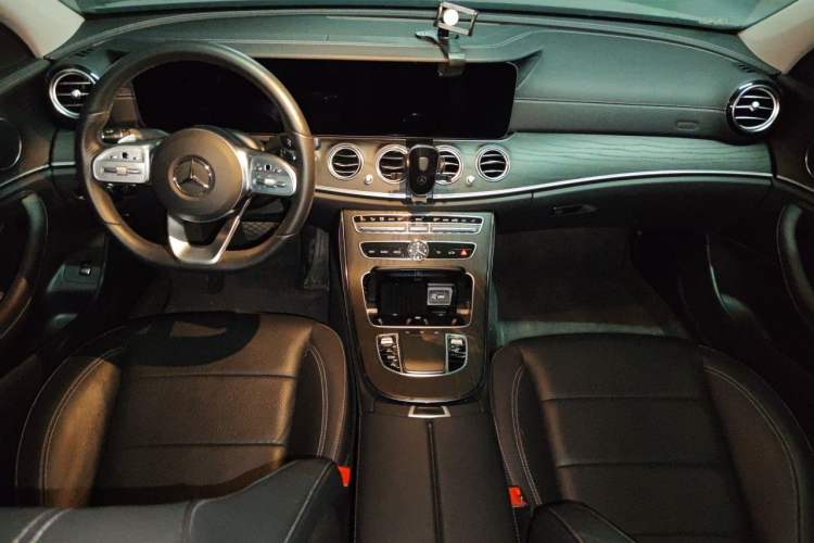 Used Mercedes-Benz E-Class 2020 Restyled E 300 L Sporty and Stylish Edition Center Console