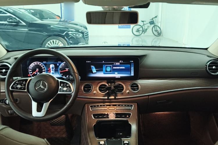 Used Mercedes-Benz E-Class 2020 Restyled E 300 L Exclusive Edition Center Console