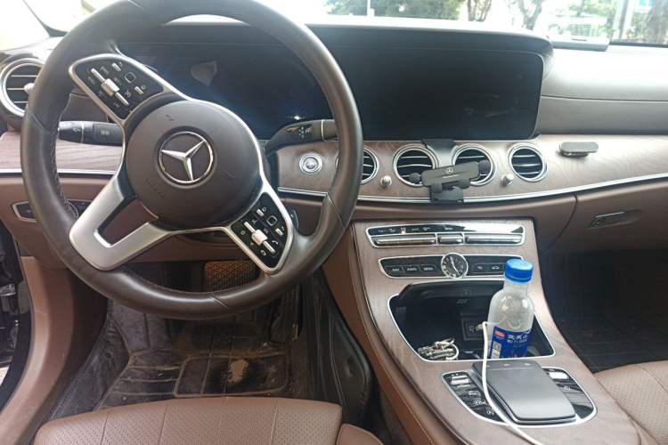 Used Mercedes-Benz E-Class 2020 Facelift E 260 L Center Console