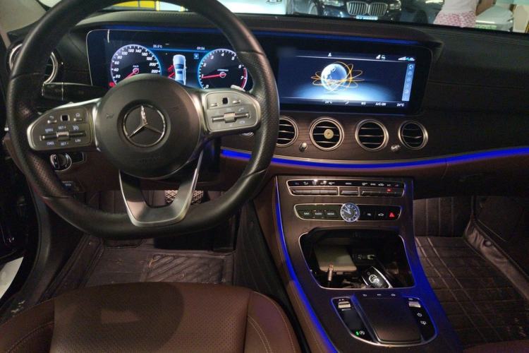 Used Mercedes-Benz E-Class 2020 Restyled E 300 L Sport Exclusive Edition Center Console