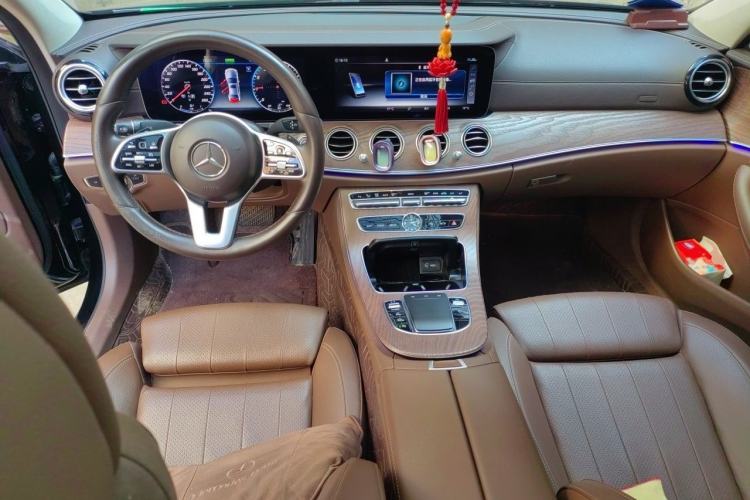 Used Mercedes-Benz E-Class 2020 E 260 L Center Console