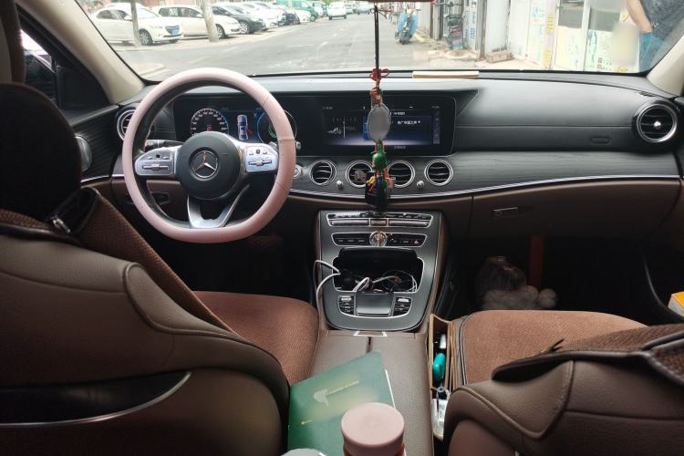 Used Mercedes-Benz E-Class 2020 Restyled E 300 L Sport Exclusive Edition Center Console