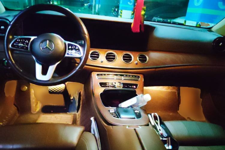 Used Mercedes-Benz E-Class 2020 E 260 L Center Console