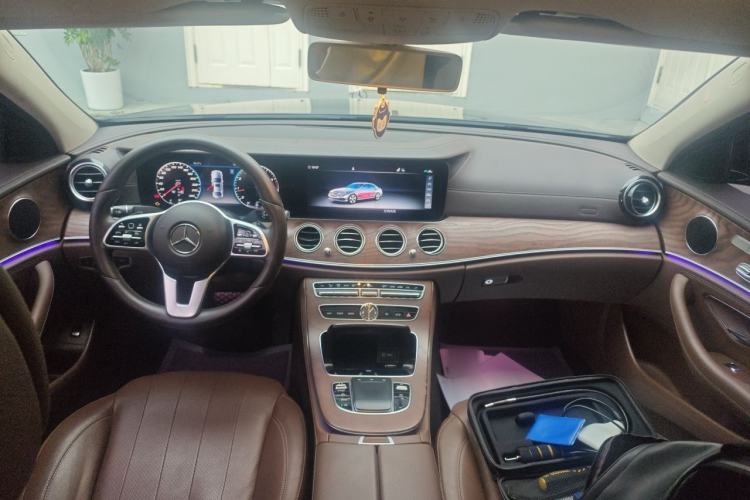 Used Mercedes-Benz E-Class 2020 Facelift E 300 L Stylish Edition Center Console