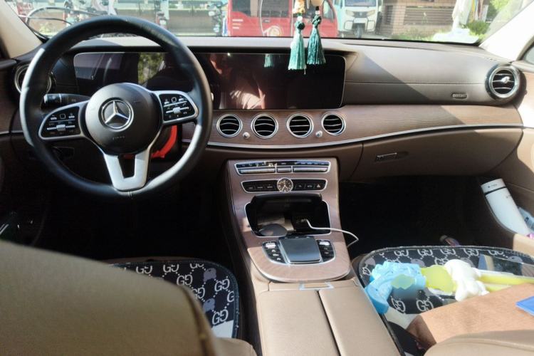 Used Mercedes-Benz E-Class 2020 E 300 L Luxury Model Center Console