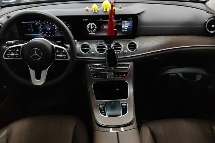 Used Mercedes-Benz E-Class 2020 E 300 L Stylish Model Center Console