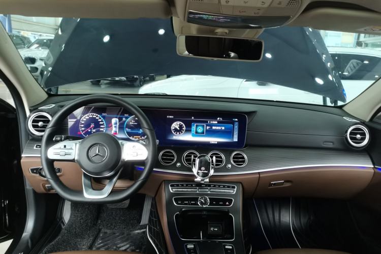 Used Mercedes-Benz E-Class 2020 Restyled E 300 L Sport Exclusive Edition Center Console