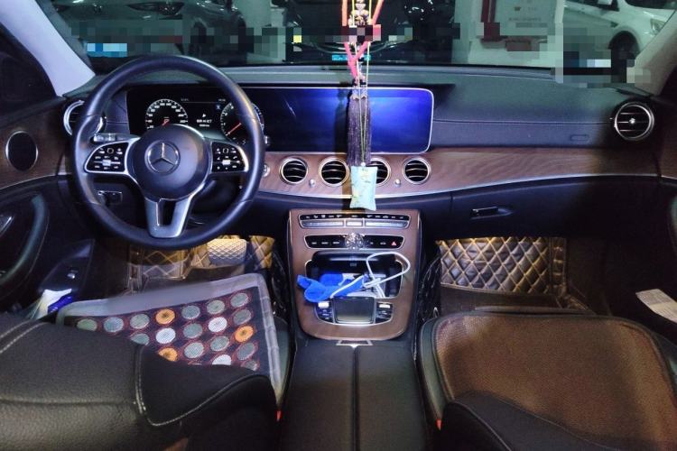 Used Mercedes-Benz E-Class 2020 Facelift E 300 L Stylish Edition Center Console