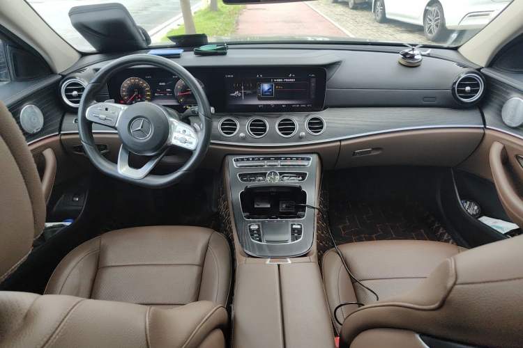 Used Mercedes-Benz E-Class 2020 Restyled E 300 L Sport Exclusive Edition Center Console