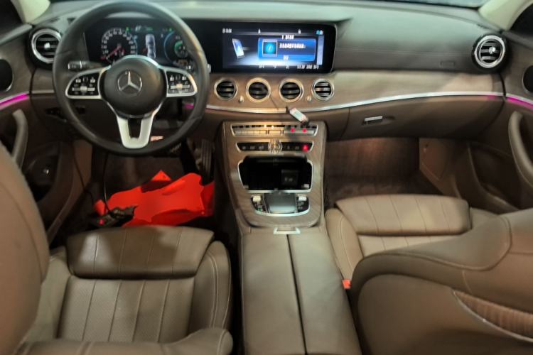 Used Mercedes-Benz E-Class 2020 E 260 L Center Console