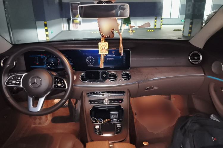 Used Mercedes-Benz E-Class 2020 E 300 L Luxury Model Center Console