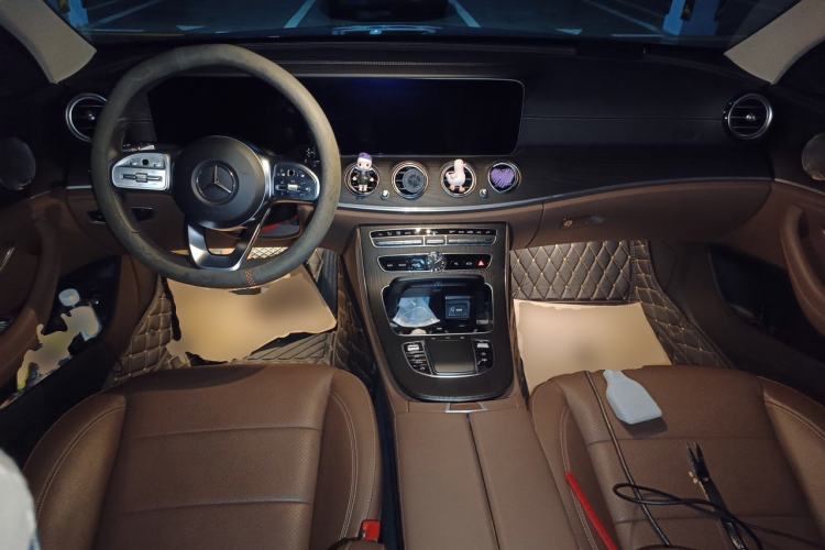 Used Mercedes-Benz E-Class 2020 Restyled E 300 L Sport Exclusive Edition Center Console