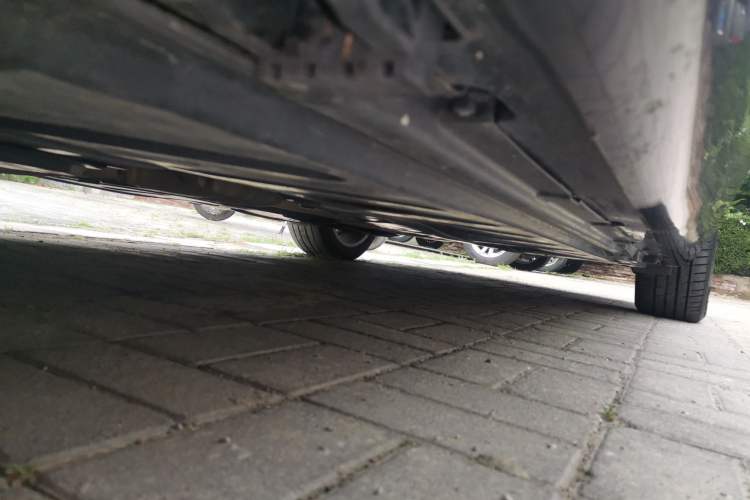Used Mercedes-Benz E-Class 2020 Restyled E 300 L Exclusive Edition Chassis Front Left