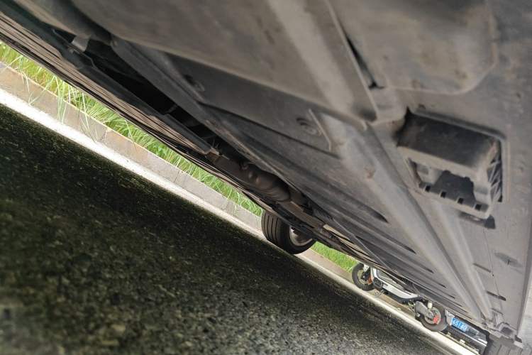 Used Mercedes-Benz E-Class 2020 Restyled E 300 L Sporty and Stylish Edition Chassis Front Left
