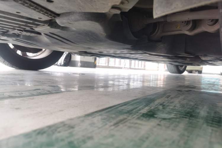 Used Mercedes-Benz E-Class 2020 E 300 L Sporty and Stylish Model Chassis Front Left