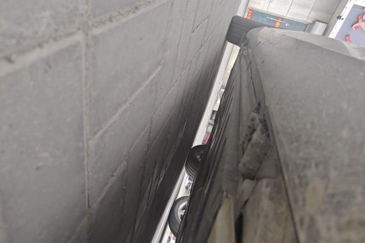 Used Mercedes-Benz E-Class 2020 Facelift E 260 L Chassis Front Right
